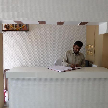 Parvat Lodge Ahmednagar Bagian luar foto