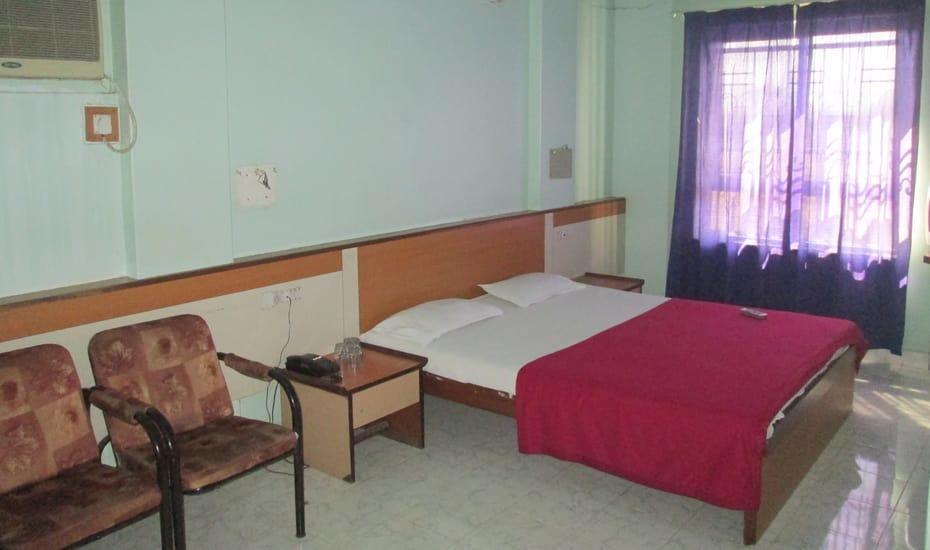 Parvat Lodge Ahmednagar Bagian luar foto
