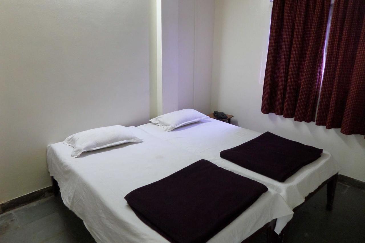 Parvat Lodge Ahmednagar Bagian luar foto